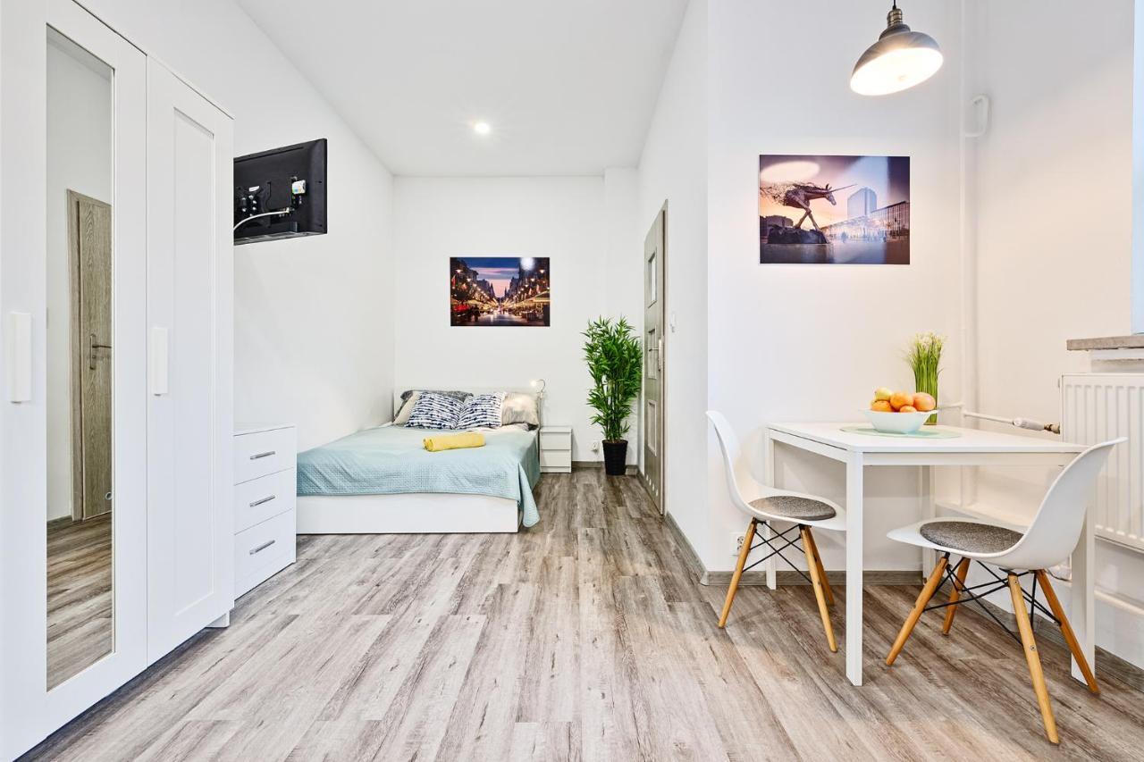 Delux9 Apartment Lodź Bagian luar foto