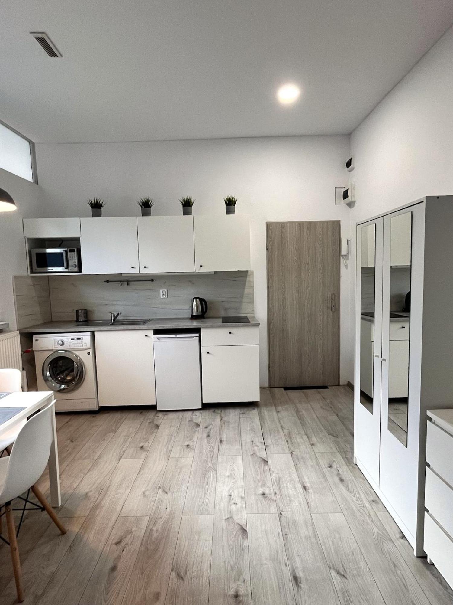 Delux9 Apartment Lodź Bagian luar foto
